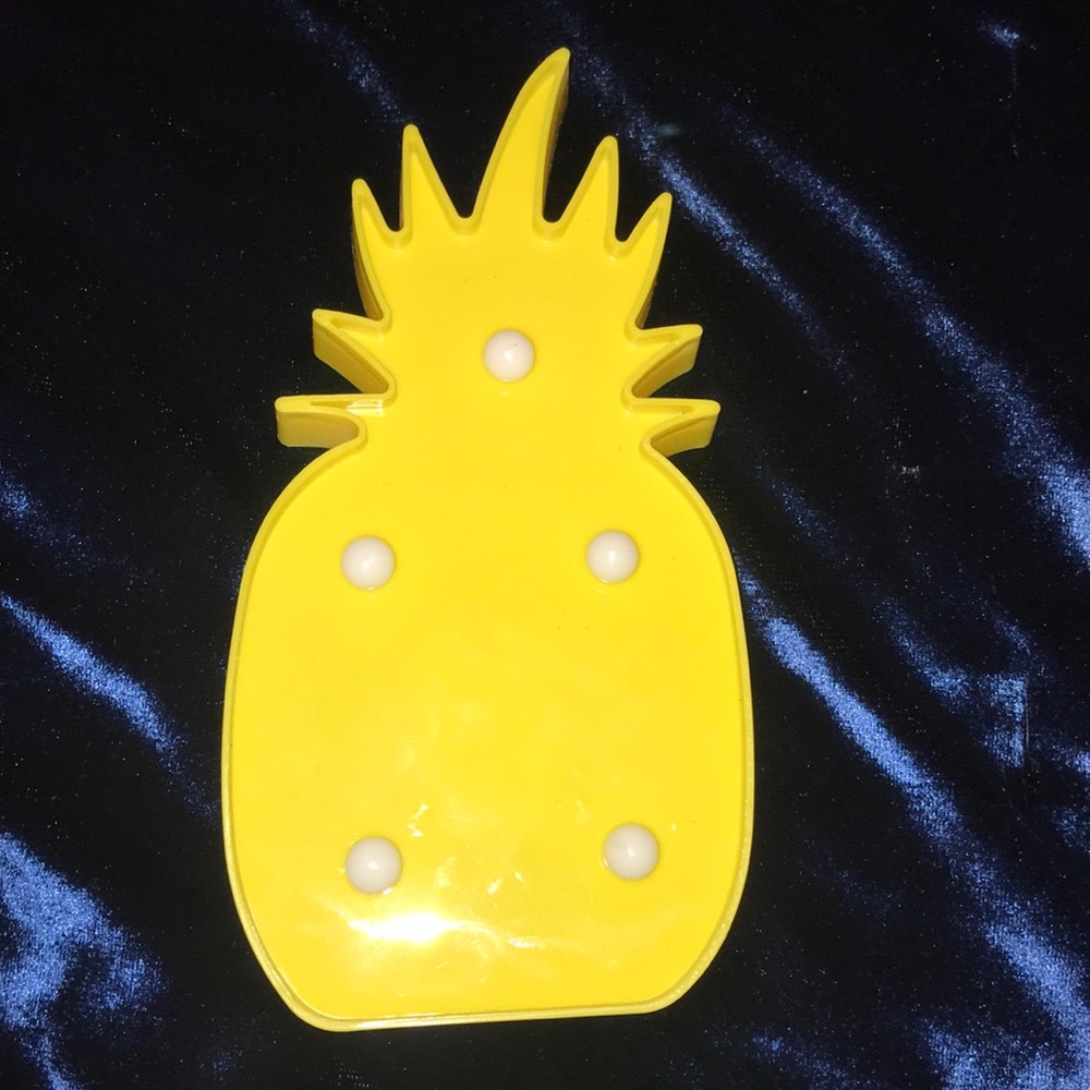 Pineapple light